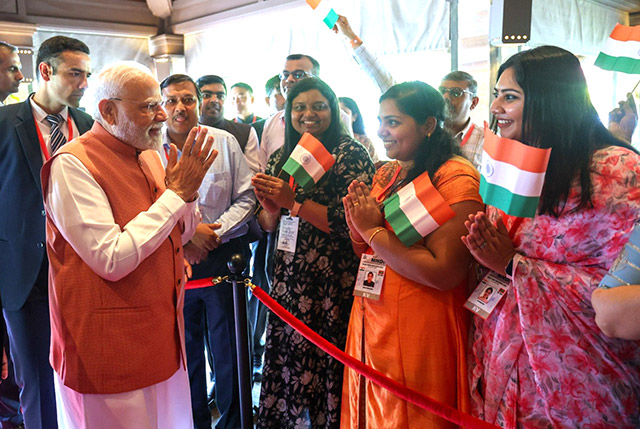 इतिहास के झरोखे में नरेन्द्र मोदीः 25 जुलाई
